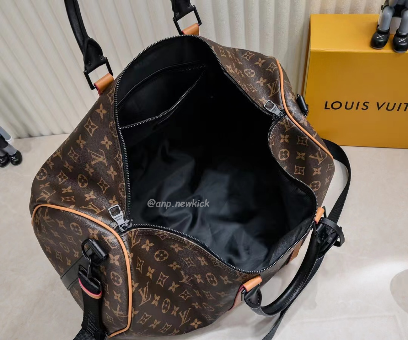 Louis Vuitton Keepall Bandouliere Monogram 50 Navy Duffel Bag (13) - www.newkick.vip
